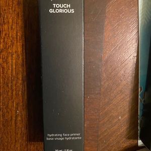 Younique hydrating face primer